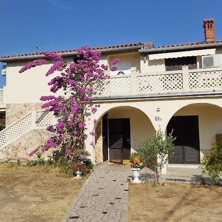 Villa Kadinela, 200M From Kamenjak, Huge Quiet Garden With Barbecue, 2 New Kitchens Premantura Kültér fotó