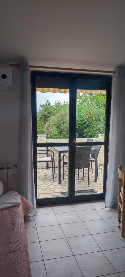 Villa Kadinela, 200M From Kamenjak, Huge Quiet Garden With Barbecue, 2 New Kitchens Premantura Kültér fotó